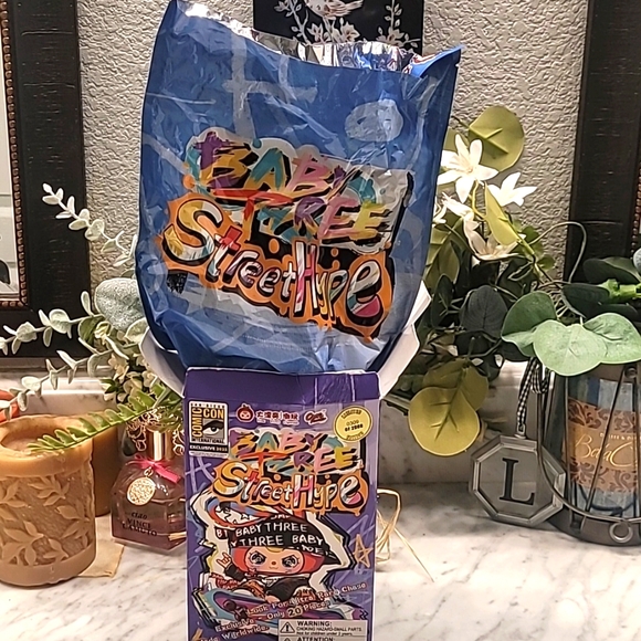 2025 Street Hype - Comic Con BABY THREE Exclusive! #309 Out Of #2000 NEW - Picture 4 of 8